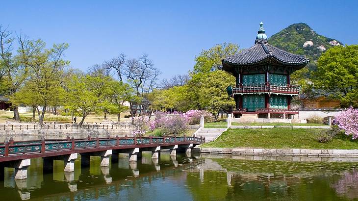 With this 3 days in Seoul itinerary, you can see everything the city offers