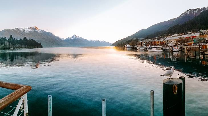 2 Days in Queenstown Itinerary - Sunset over Lake Wakatipu from Queenstown center