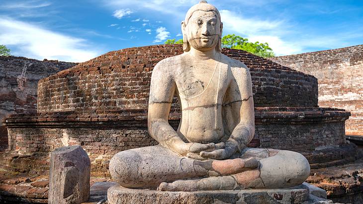 Seated Buddha, Polonnaruwa
