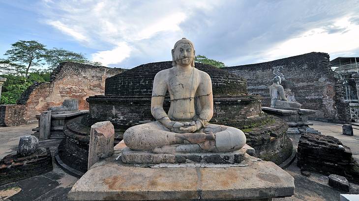 Seated Buddha, Polonnaruwa
