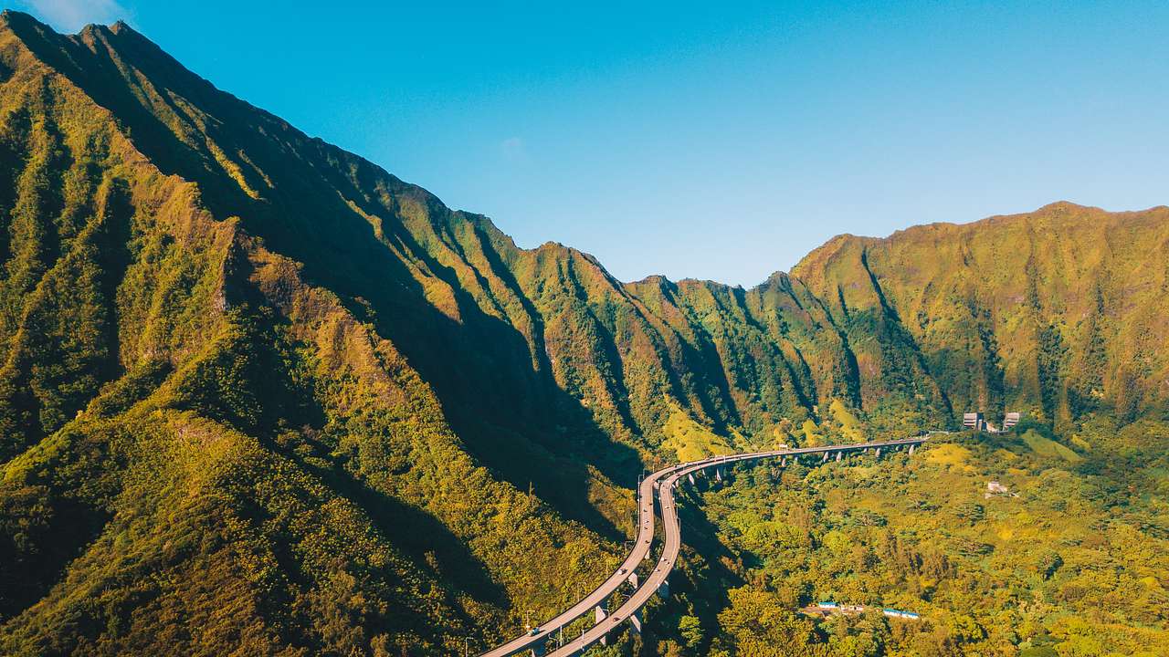 The haunted Pali Highway is one of the scary facts about Hawaii state