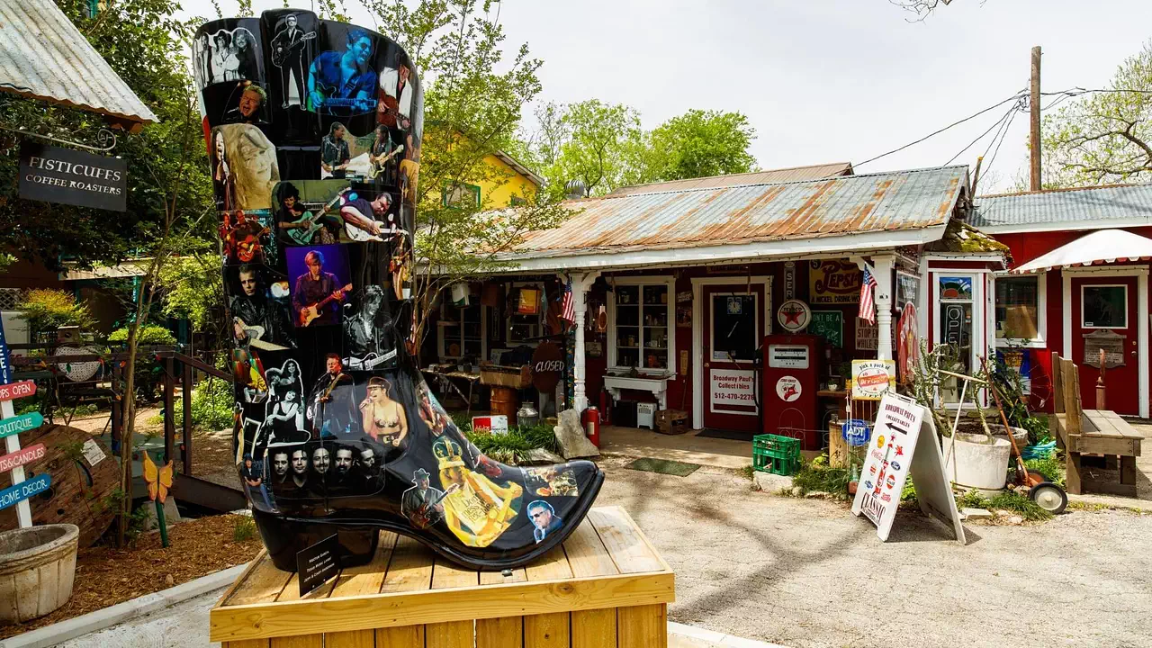 Visit Wimberley Texas! Visit Wimberley.com with area information, Market  Days, Events, Lodging Services, Things TODO, Annual events, art, music,  shopping, dining, real estate, what to dovisiting or living here,  there's always something