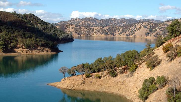 One of the fun things to do in Napa with kids is going to Lake Berryessa