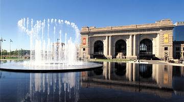 One of numerous fun date ideas in Kansas City, MO, is exploring Union Station