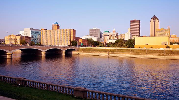 One of the famous landmarks in Iowa is the Des Moines River