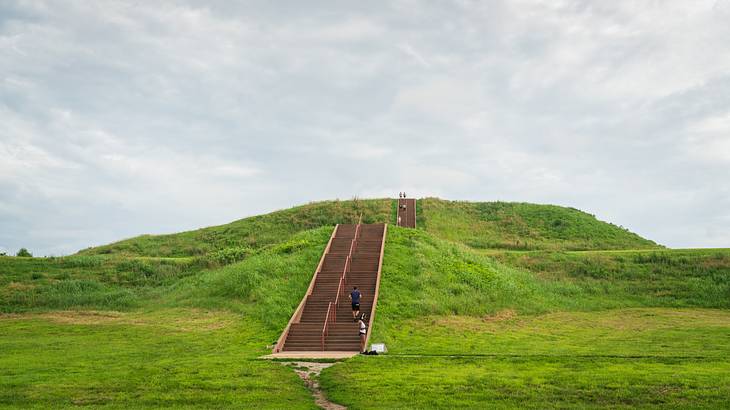 One of the most famous Illinois landmarks is Cahokia Mounds