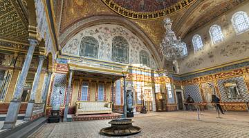 A must-visit spot on your Istanbul itinerary is Topkapi Palace Museum