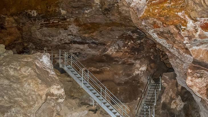 Jewel Cave National Monument is one of the most famous landmarks in South Dakota