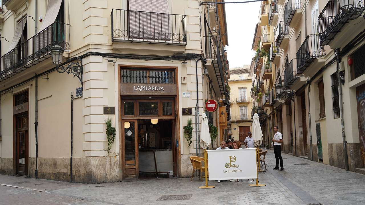The entrance way to a historic restaurant in Valencia