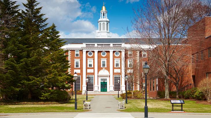 50 Interesting & Fun Facts About Massachusetts State to Know (Updated ...