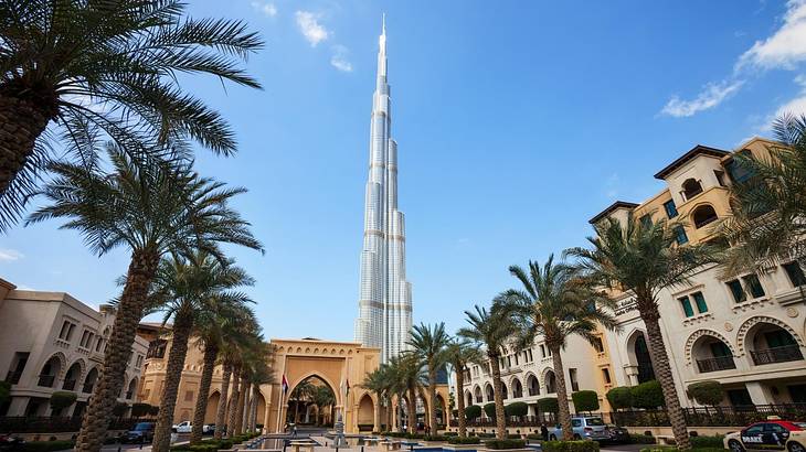 Your 4 days in Dubai itinerary has to include a trip to the Burj Khalifa Your 4 days in Dubai itinerary has to include a trip to the Burj Khalifa