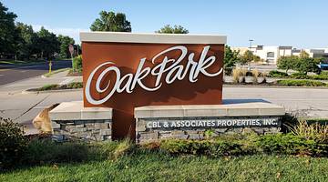 One of the fun things to do in Overland Park, KS, is going to Oak Park Mall