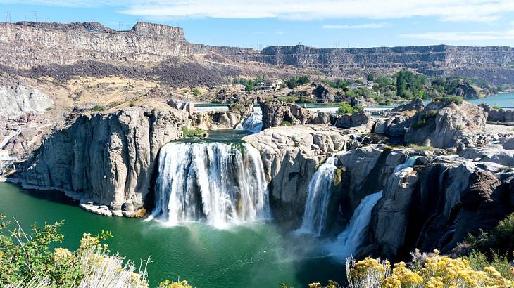 One of the fun things to do in Twin Falls, Idaho, is going to Shoshone Falls Park