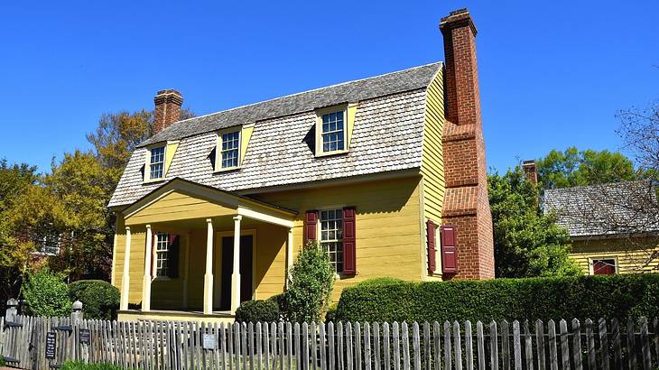 One of the fun things to do in Raleigh, NC, is exploring Joel Lane Museum House