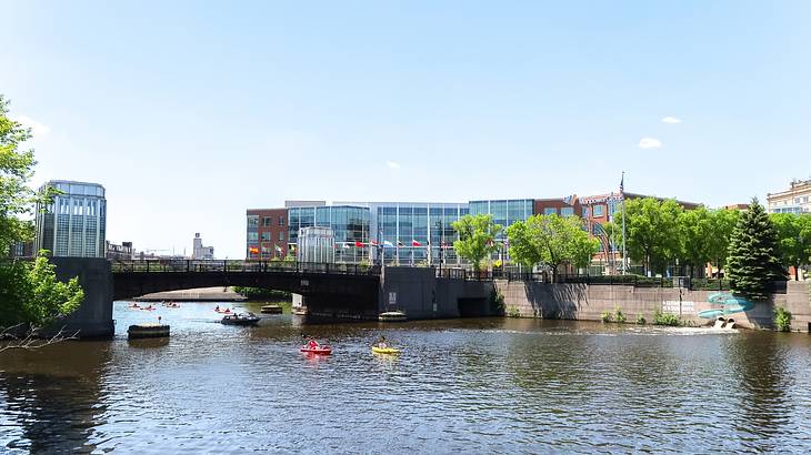 One of the most romantic Milwaukee date ideas is kayaking on the Milwaukee River