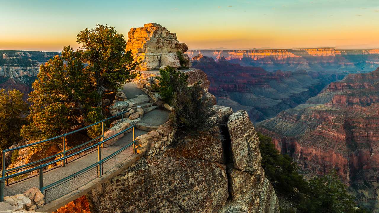The best time to visit Grand Canyon National Park for hiking is in Autumn