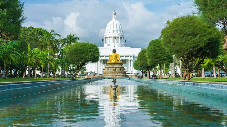 Visiting Viharamahadevi Park is one of the top things to do in Sri Lanka