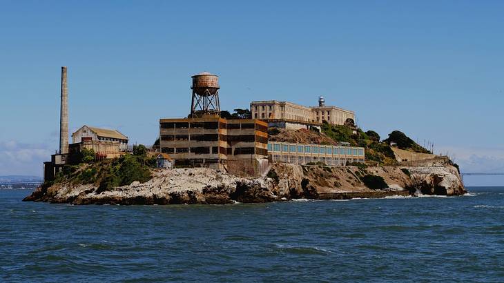 One of the fun things to do in San Francisco at night is going on an Alcatraz tour
