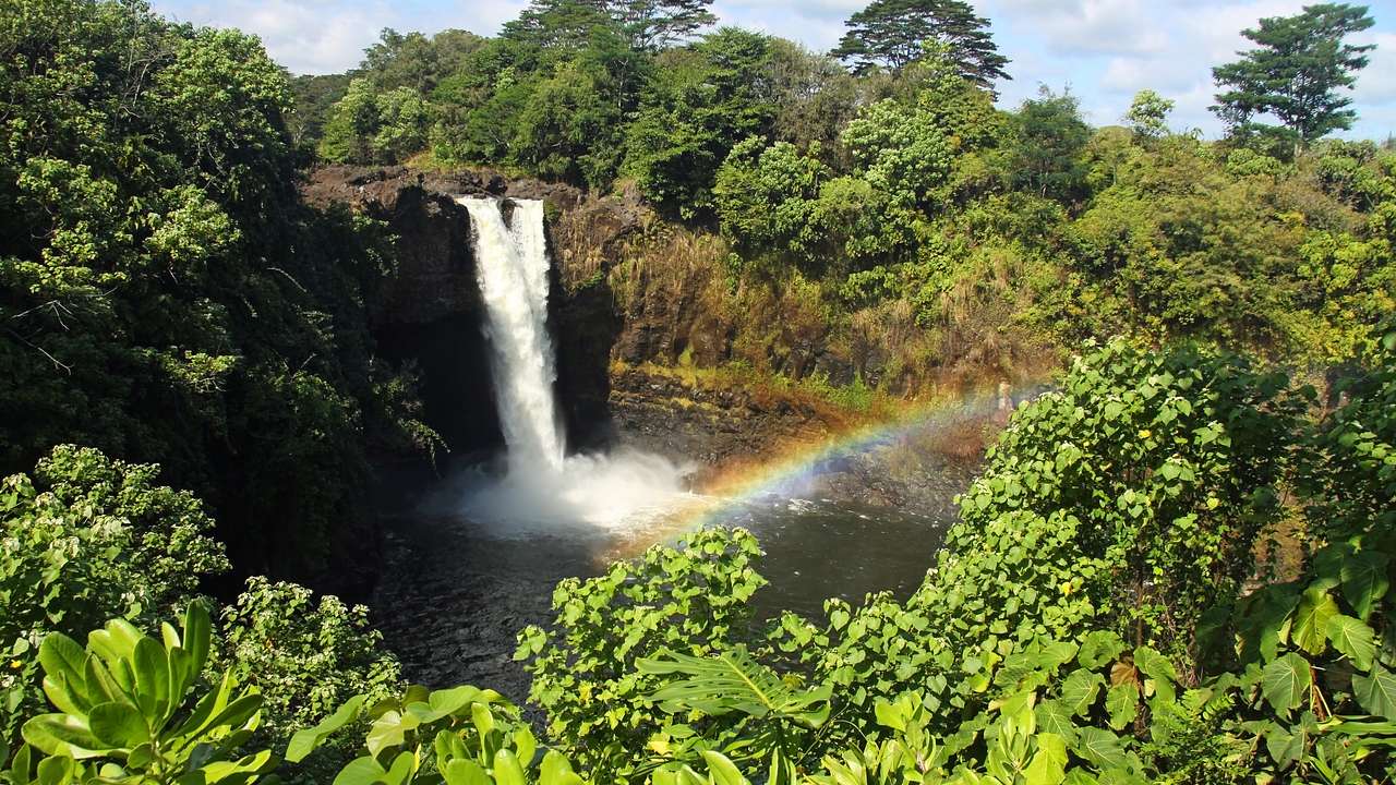 Going to Rainbow Falls is one of the best things to do on the Big Island of Hawaii