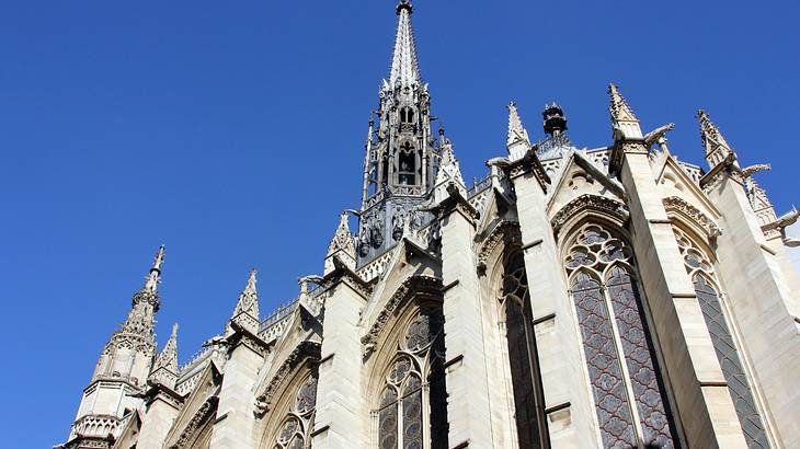Amazing details of Sainte-Chapelle's façade from below