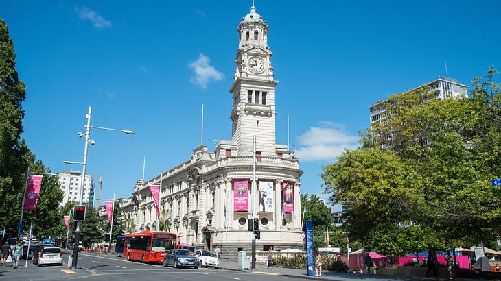 Queen St., Auckland Town Hall, Auckland, New Zealand
