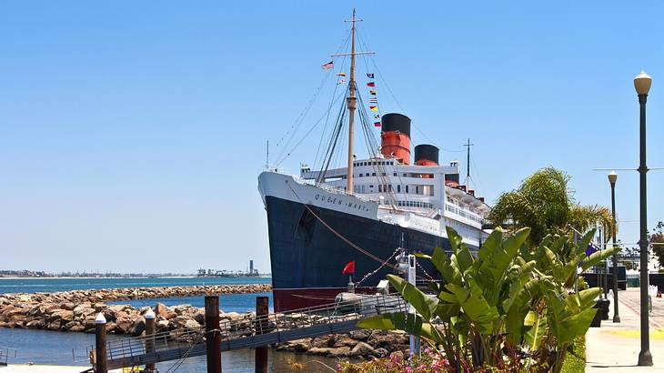 One of many Long Beach date ideas is dining on the Queen Mary