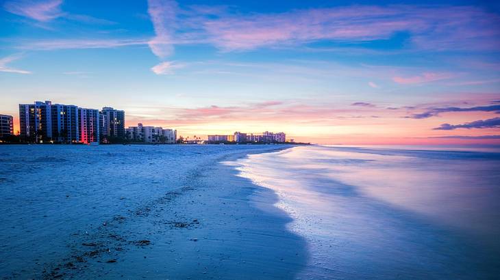 Fort Myers Beach is one of the fun things to do in Fort Myers at night