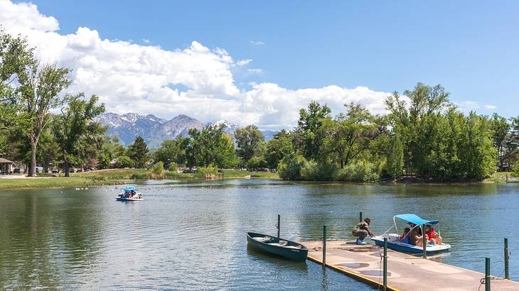 One of the fun date ideas in Utah is spending time at Liberty Park in SLC