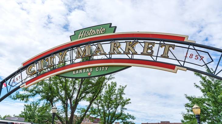 One of the best outdoor activities in Kansas City, MO, is exploring City Market