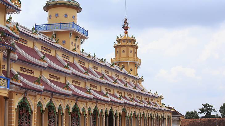 A Chinese-style temple with pillars on its roof