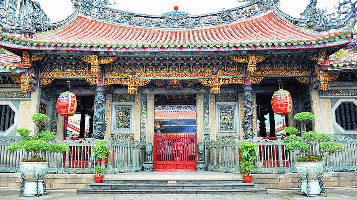 Facade of a colorful Buddhist temple