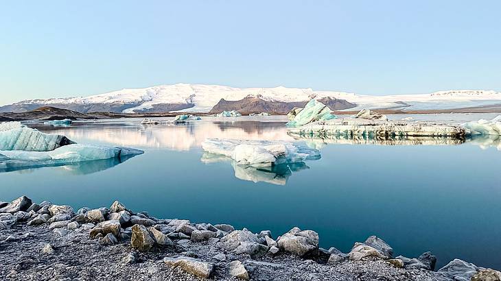 On the last day of your 6 day Iceland itinerary, explore Jökulsárlón Glacier Lagoon