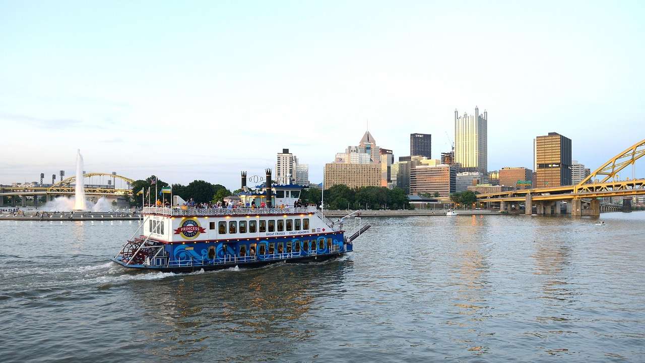 One of the fun date ideas in Pittsburgh, PA, is going on a Gateway Clipper cruise