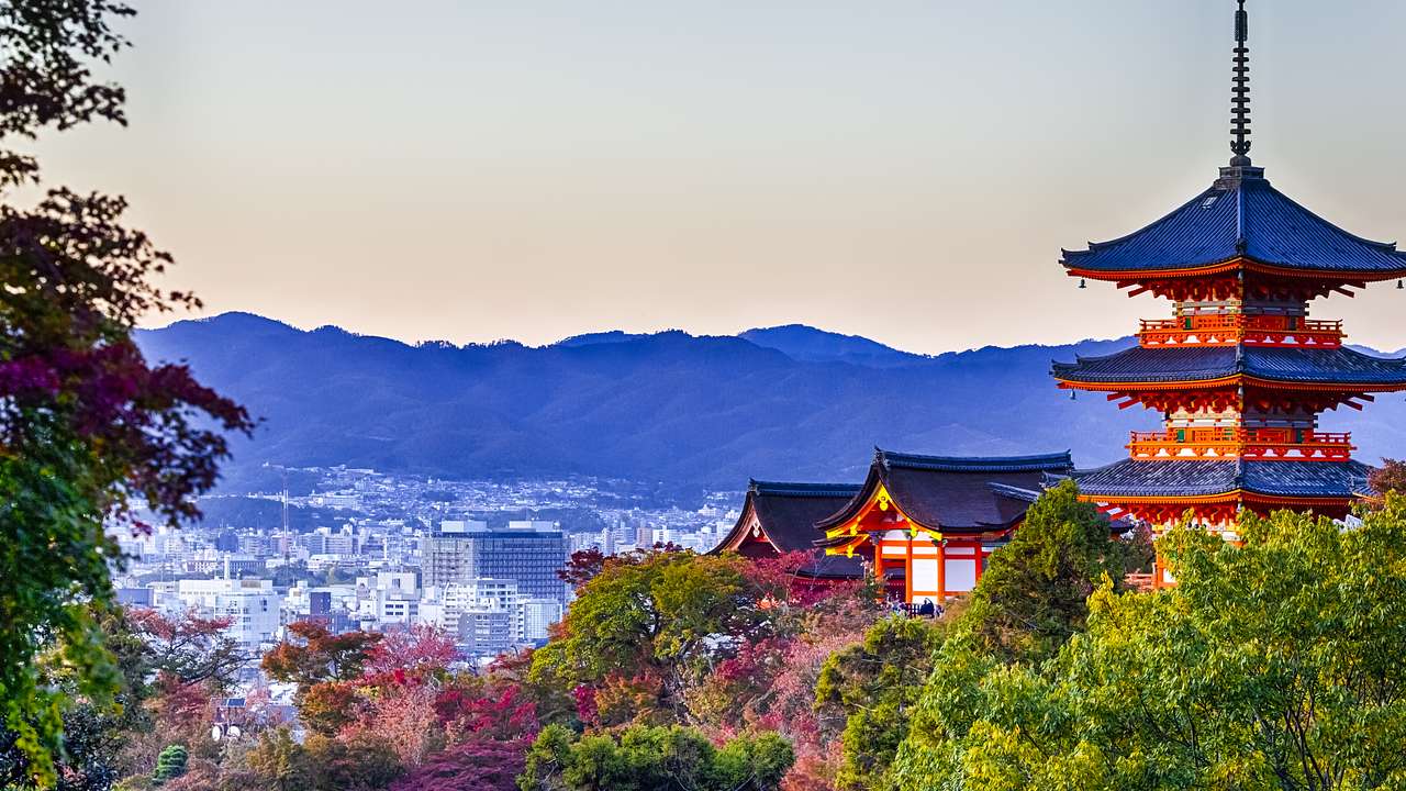The red pavilion gate, Kiyomizu-Dera, one of the famous Japanese landmarks