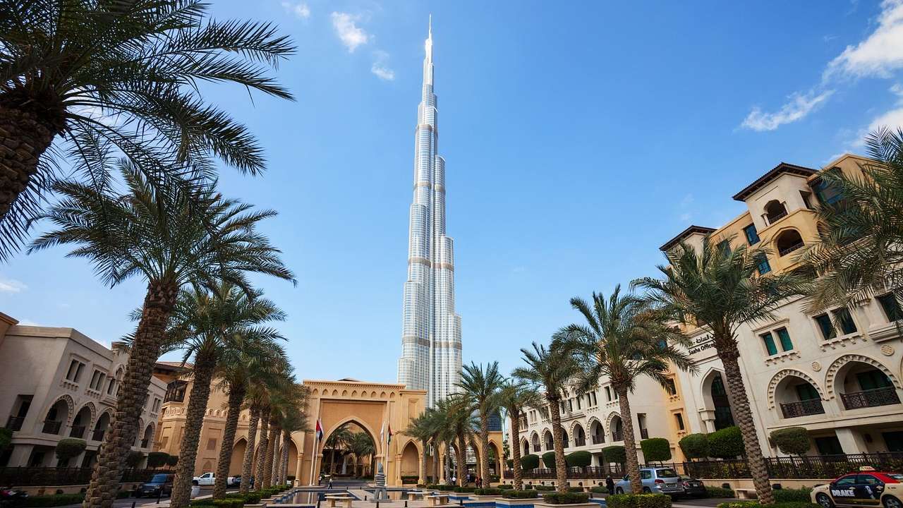 Your 4 days in Dubai itinerary has to include a trip to the Burj Khalifa