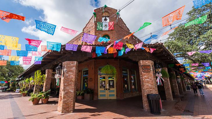 One of the fun free things to do in San Antonio, Texas, is the Historic Market Square