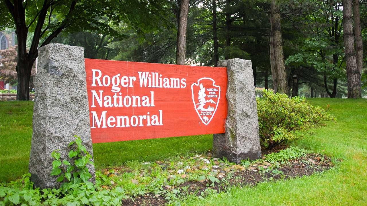Park signage saying "Roger Williams National Memorial"