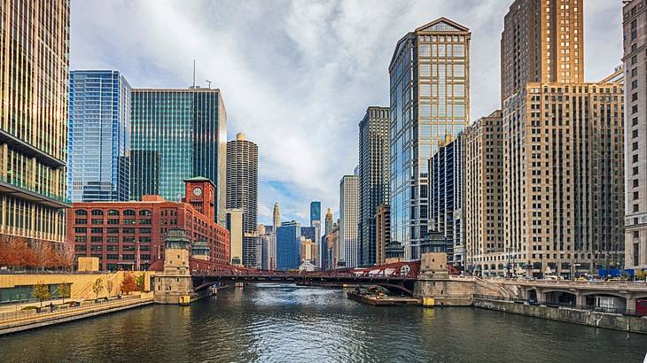 The Chicago River among highrises, one of the famous landmarks in Chicago, Illinois