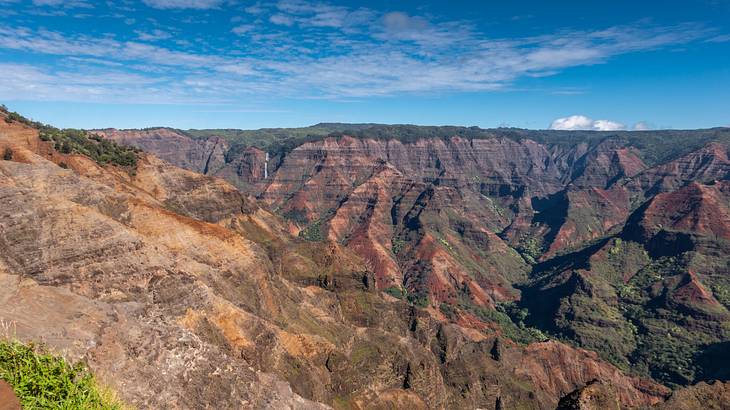 One of the best excursions in Kauai, Hawaii, is a Waimea Canyon guided tour